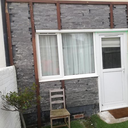 Central Location Shops & Beach Milford on Sea Exterior foto